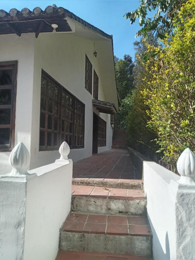 Hotel Quinta Los Eucaliptos Quito Exterior foto